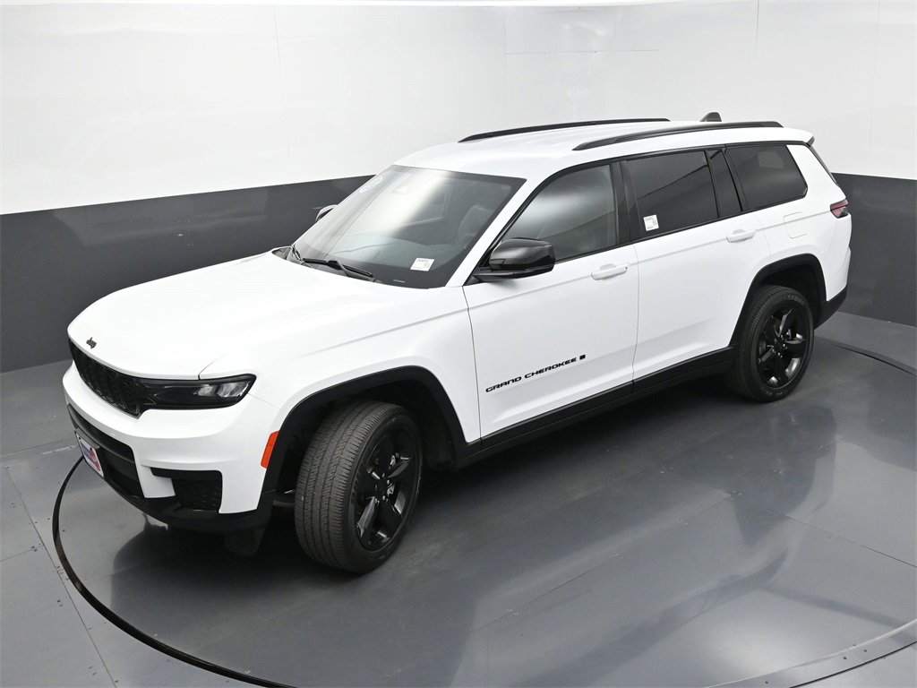 Used 2023 Jeep Grand Cherokee L Laredo image 36