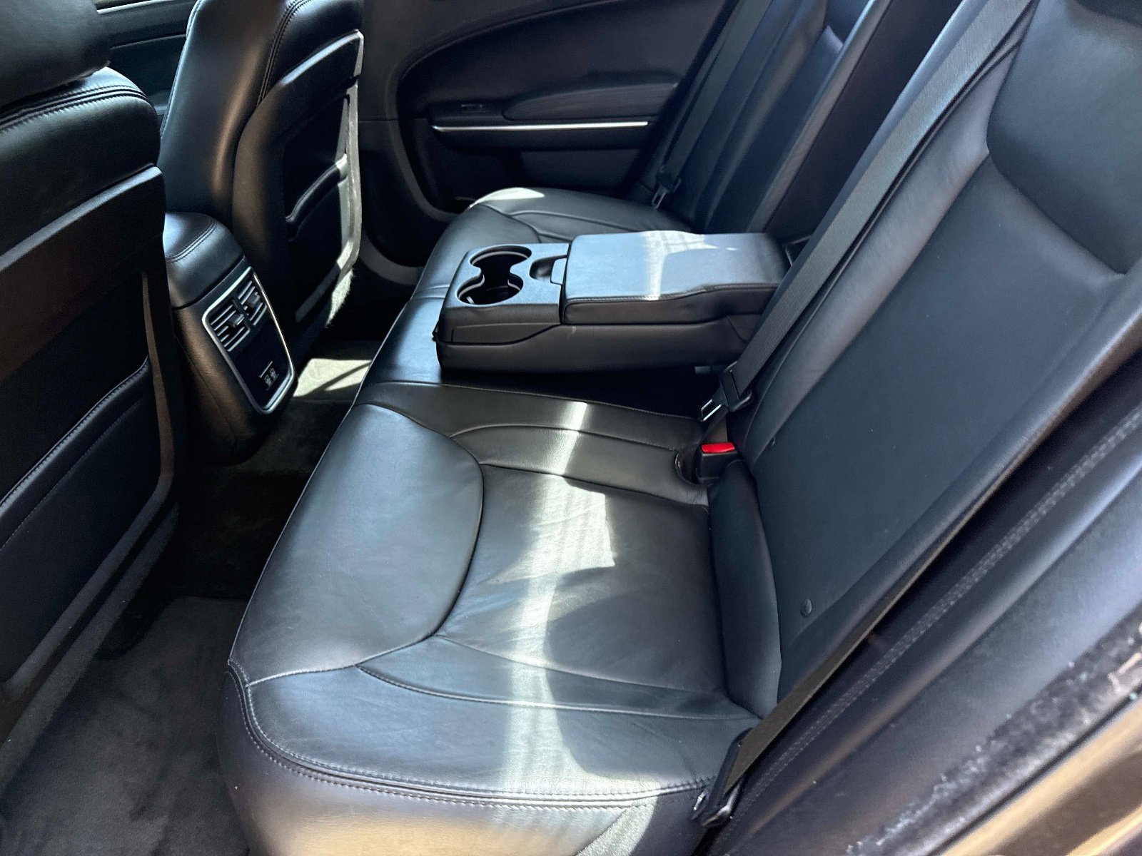 Used 2015 Chrysler 300 Limited w/ Driver Convenience Group image 10