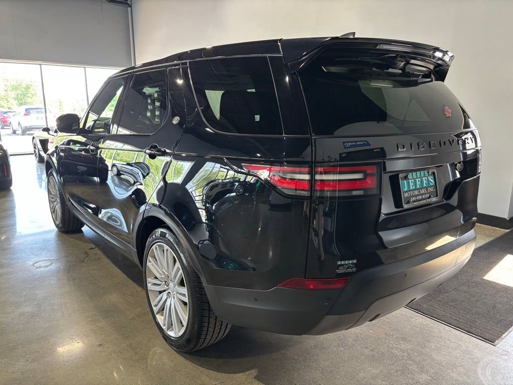 Used 2017 Land Rover Discovery First Edition AWD/4WD image 7