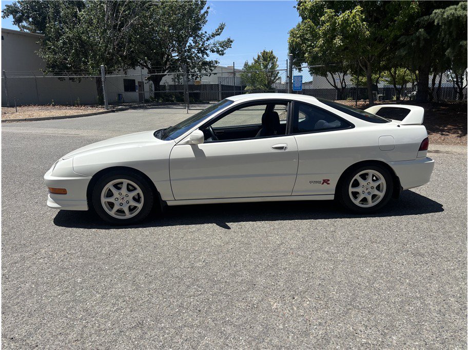 Used 1998 Acura Integra Type R FWD image 4