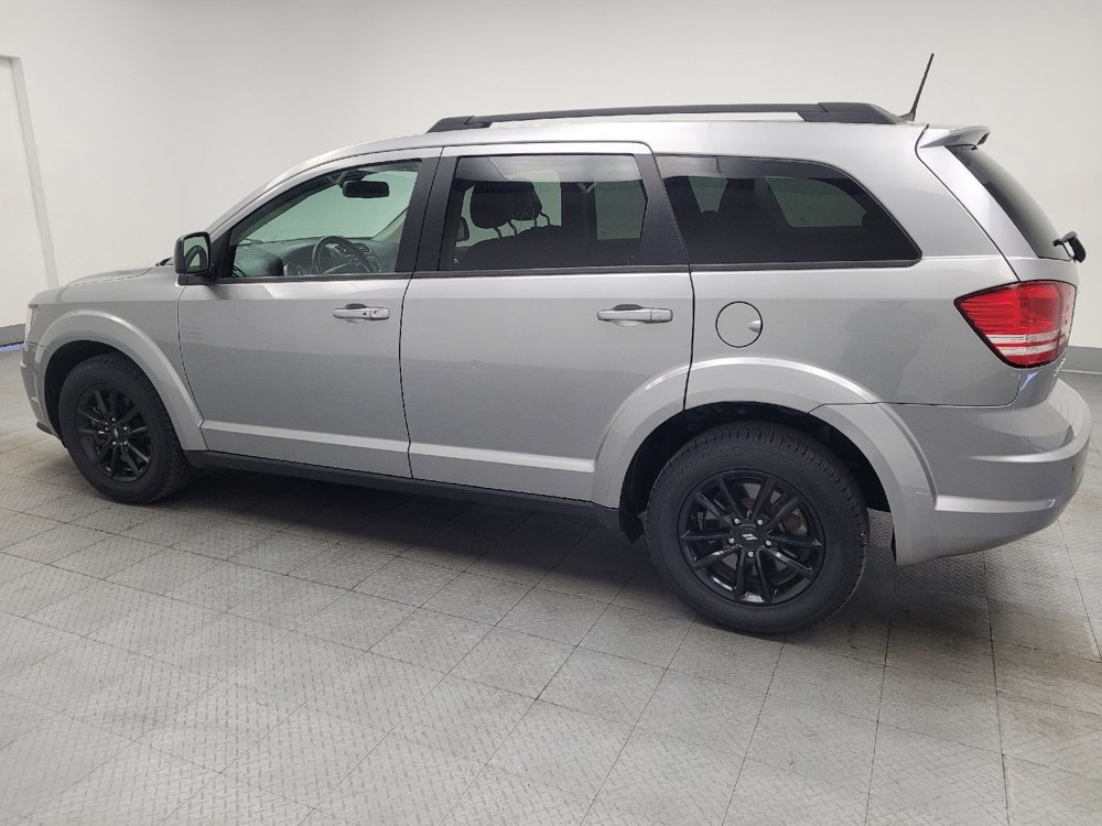 Used 2020 Dodge Journey SE w/ SE Popular Equipment Group FWD image 3