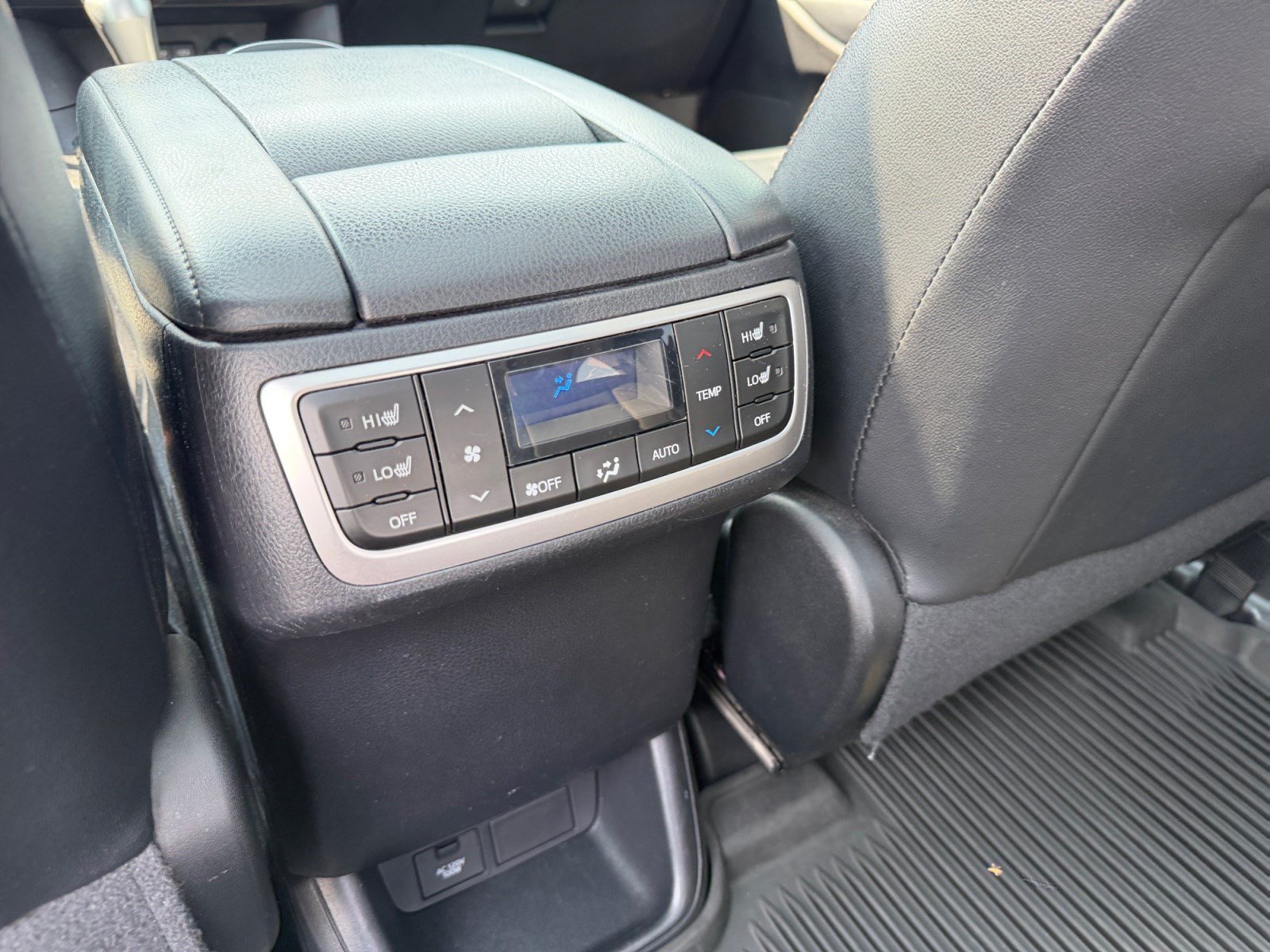 Used 2018 Toyota Highlander Limited Platinum AWD/4WD image 30