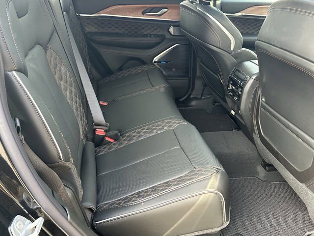 New 2025 Jeep Grand Cherokee Summit AWD/4WD image 19