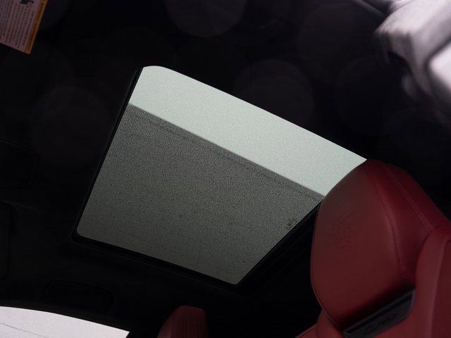 Used 2025 Porsche Macan Turbo Electric image 31