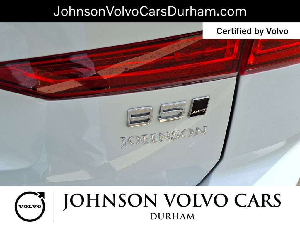 Certified 2023 Volvo XC60 B5 Ultimate w/ Climate Package image 7
