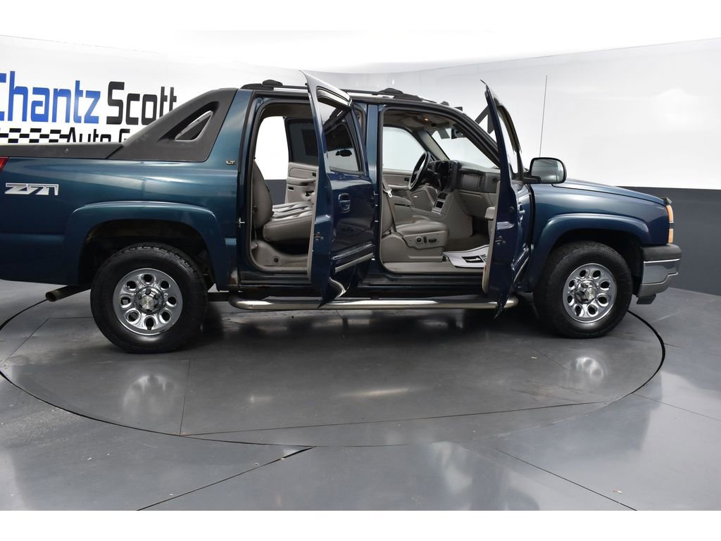 Used 2005 Chevrolet Avalanche Z71 w/ Sun And Sound Package image 28