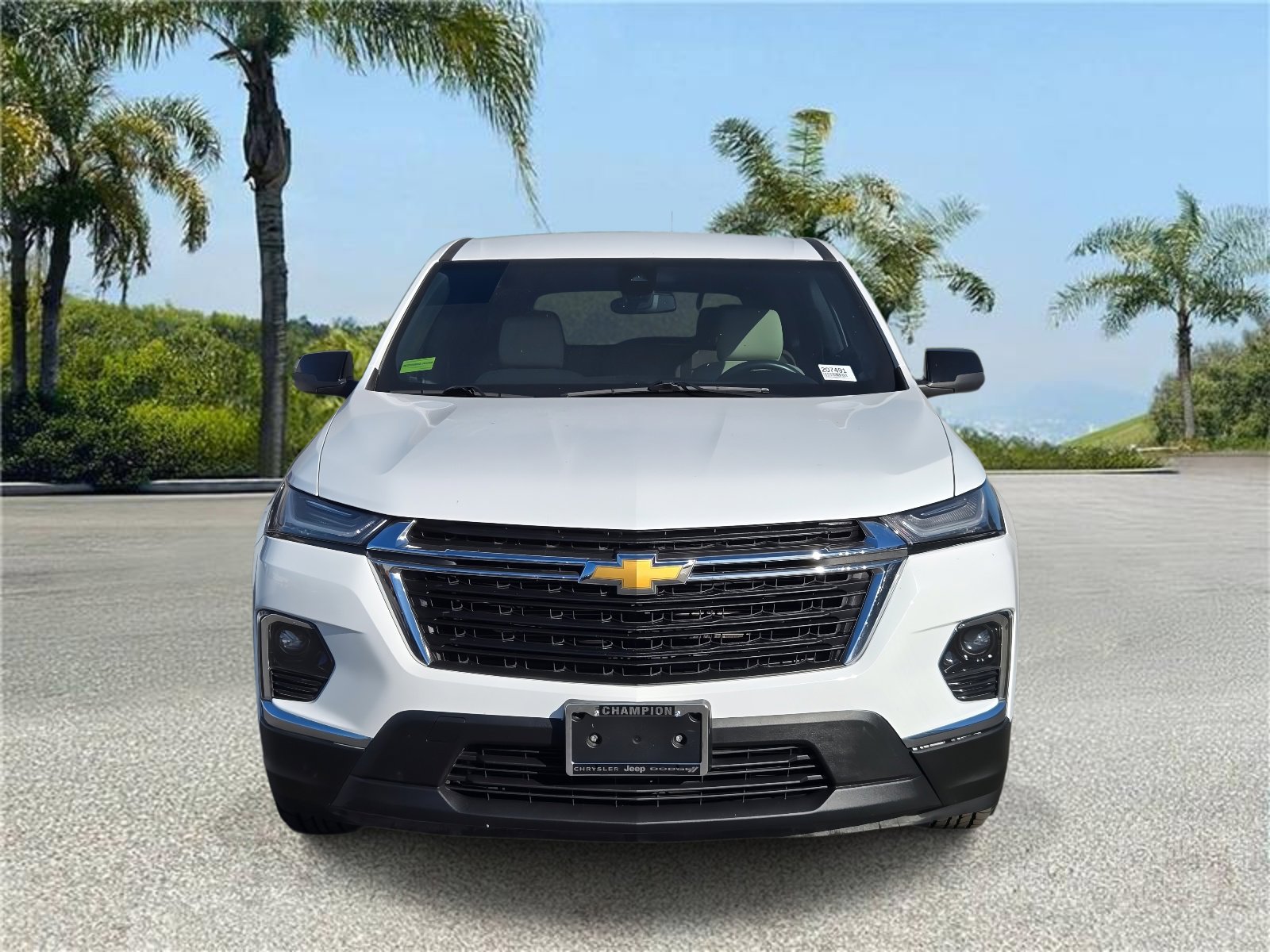 Used 2023 Chevrolet Traverse LS image 3