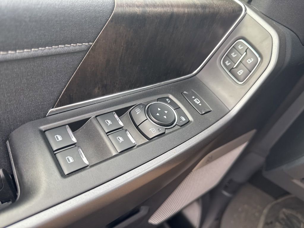 Used 2025 Ford F350 Lariat w/ Lariat Ultimate Package AWD/4WD image 33