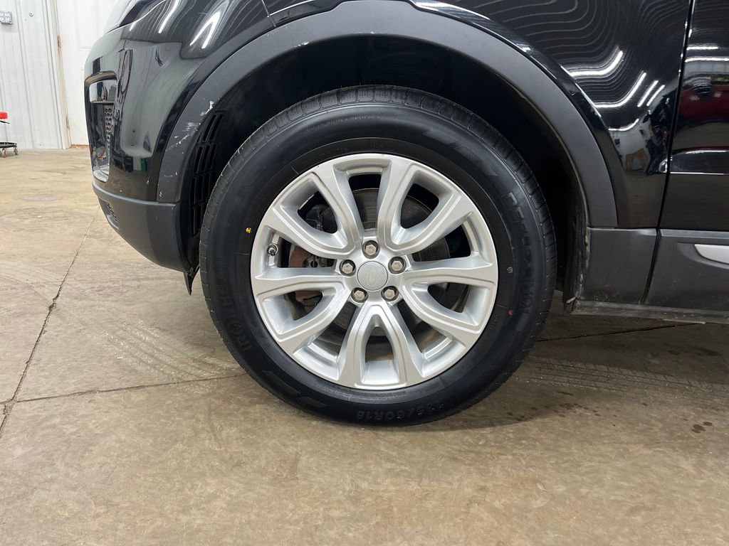 Used 2019 Land Rover Range Rover Evoque SE image 23