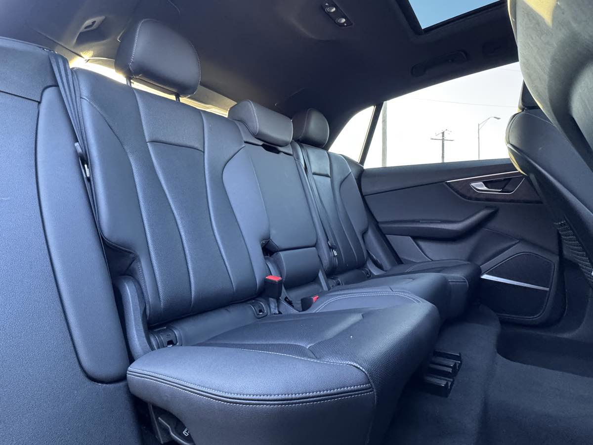 Used 2021 Audi Q8 Premium Plus AWD/4WD image 36