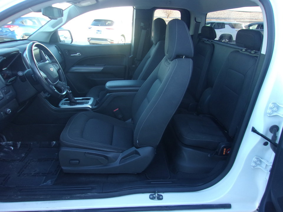 Used 2022 Chevrolet Colorado LT w/ Safety Package image 11