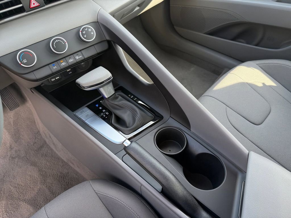 New 2026 Hyundai Elantra SE image 21