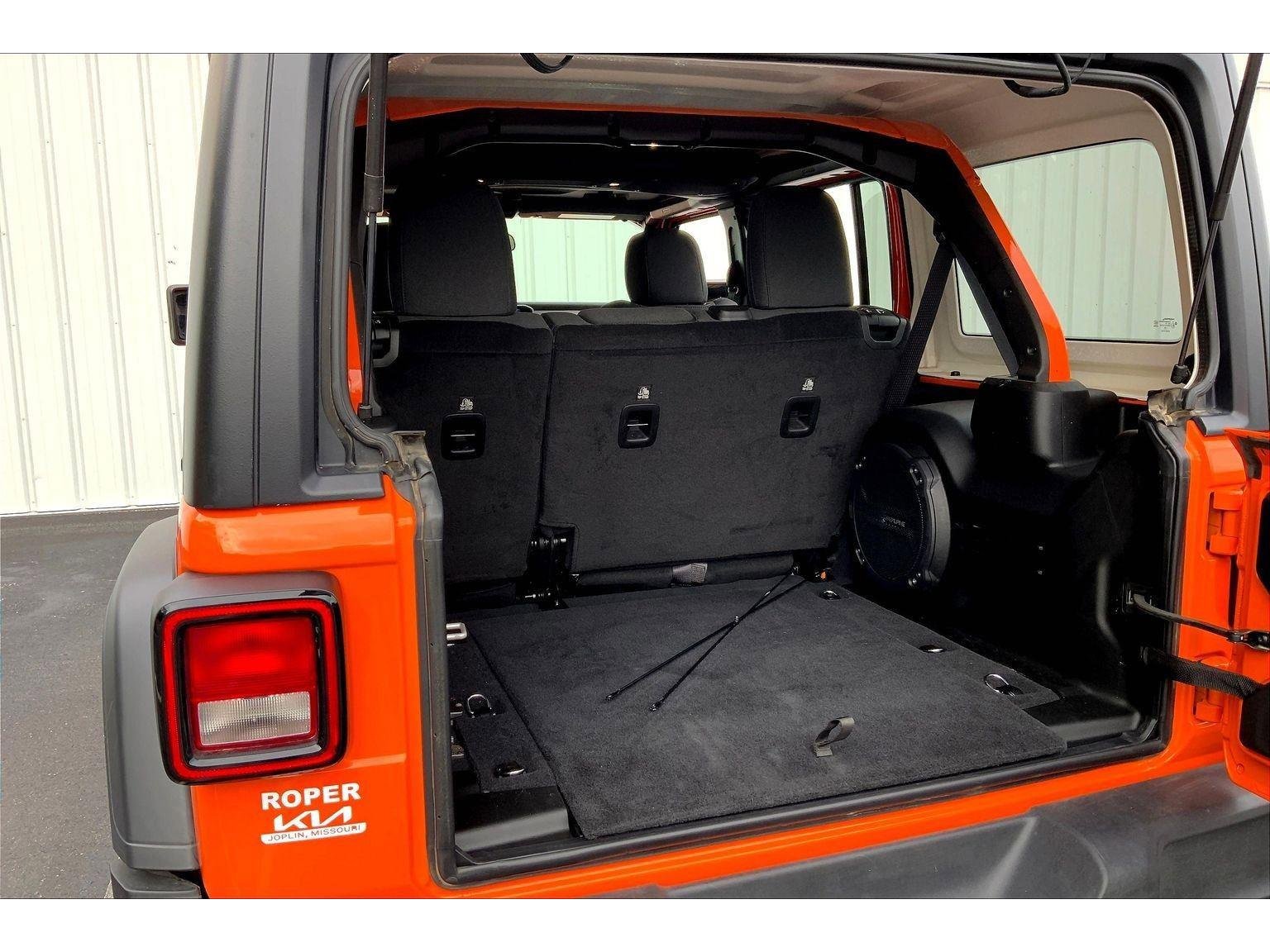 Used 2025 Jeep Wrangler Sport S image 25