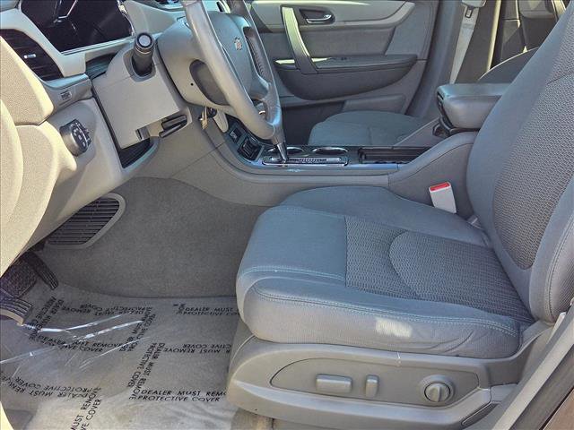 Used 2017 Chevrolet Traverse LT image 15