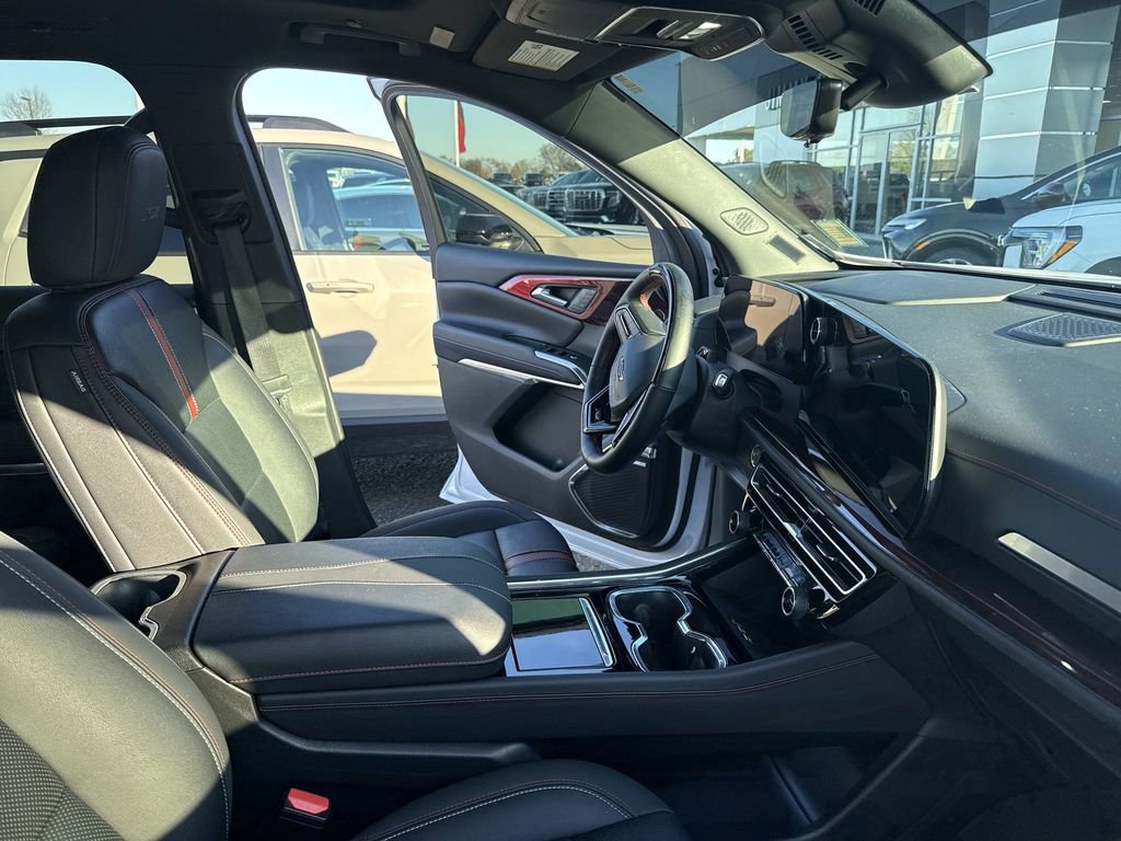 Certified 2025 Chevrolet Traverse RS w/ LPO, Floor Liner Package image 35
