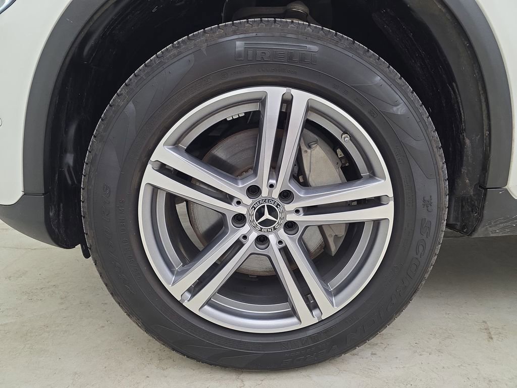 Used 2021 Mercedes-Benz GLC 300 4MATIC image 11