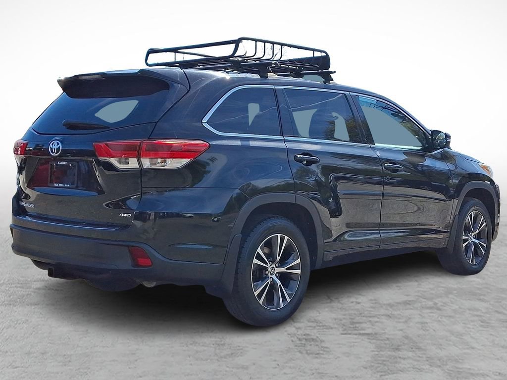 Used 2018 Toyota Highlander LE w/ Protection Package #3 AWD/4WD image 4