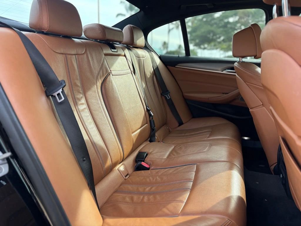 Used 2018 BMW M550i xDrive image 11