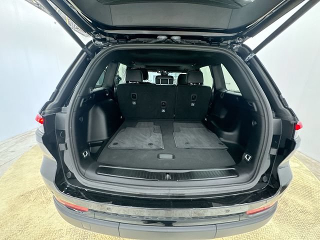 Certified 2025 Jeep Grand Cherokee Altitude AWD/4WD image 21