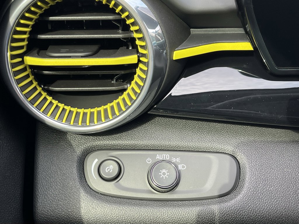 New 2026 Chevrolet Trax ACTIV FWD image 29