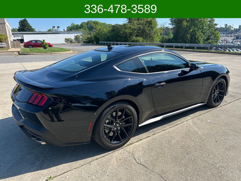 Used 2025 Ford Mustang GT Premium image 5