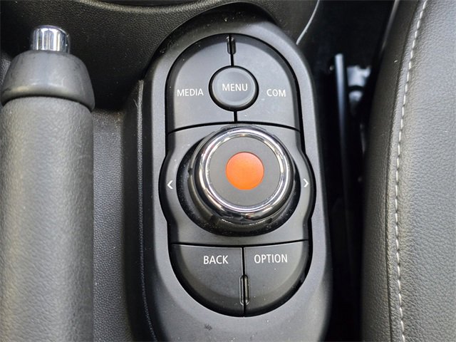 Used 2021 MINI Cooper 4-Door Hardtop image 25