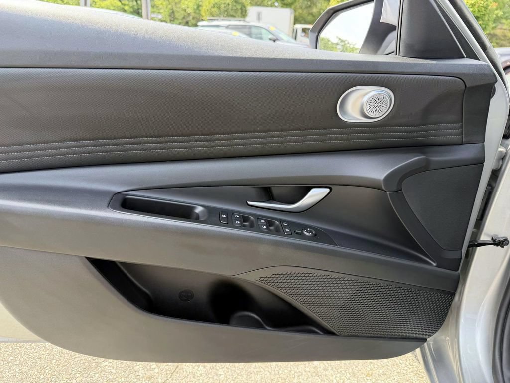 Certified 2023 Hyundai Elantra SEL w/ Convenience Package FWD image 18