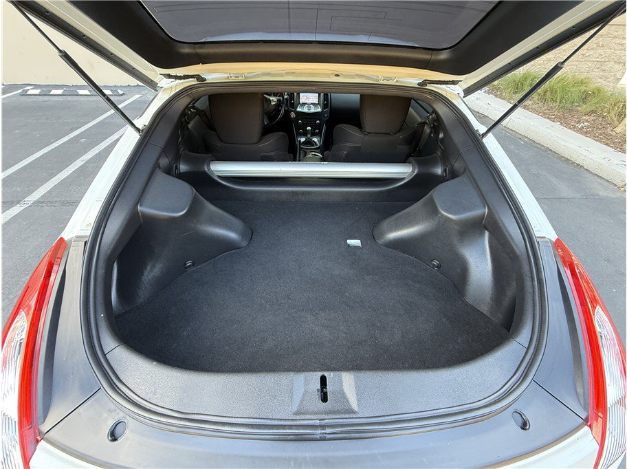 Used 2016 Nissan 370Z Coupe RWD image 16
