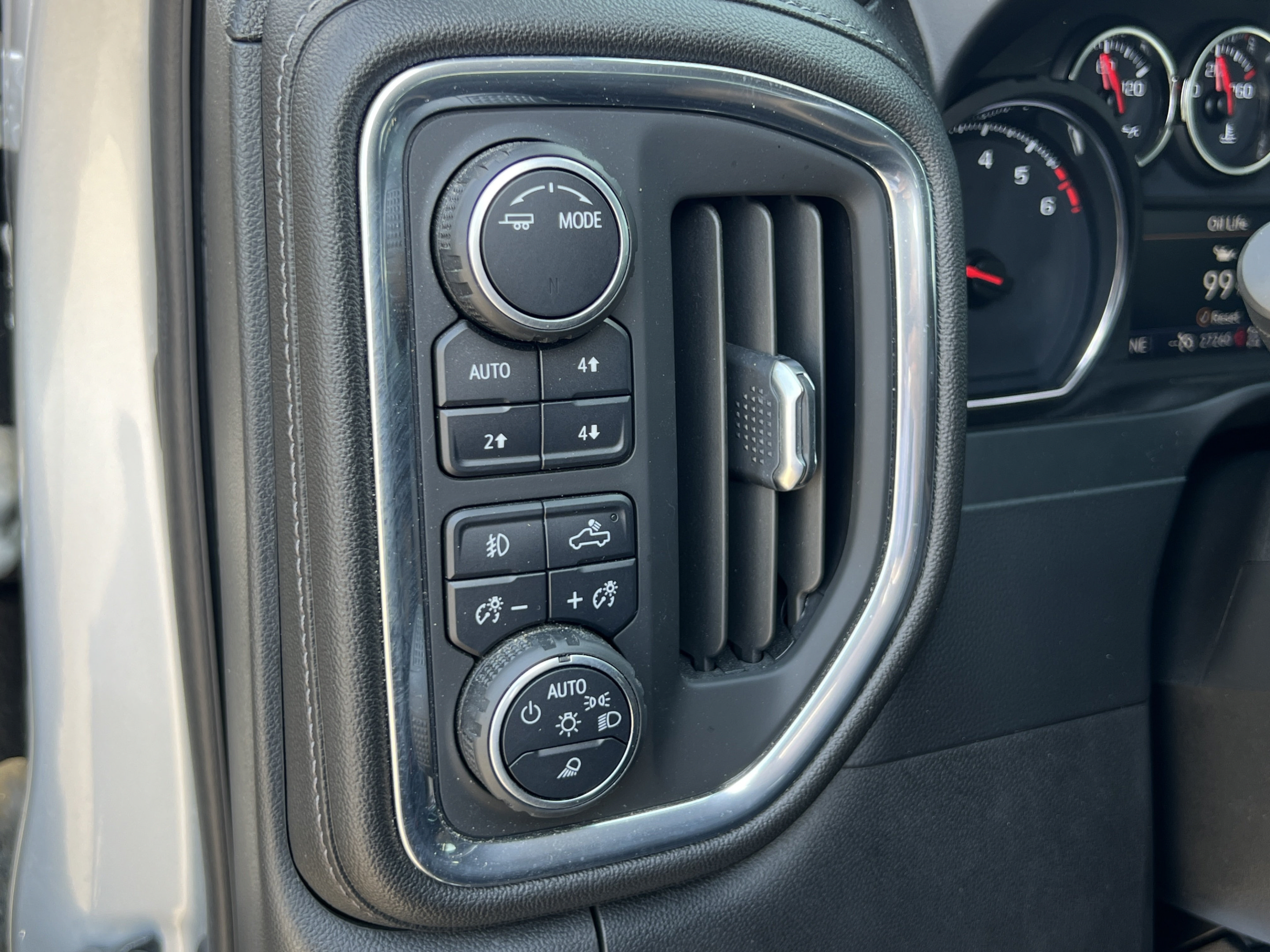 Used 2021 Chevrolet Silverado 1500 RST w/ Rally Edition AWD/4WD image 12