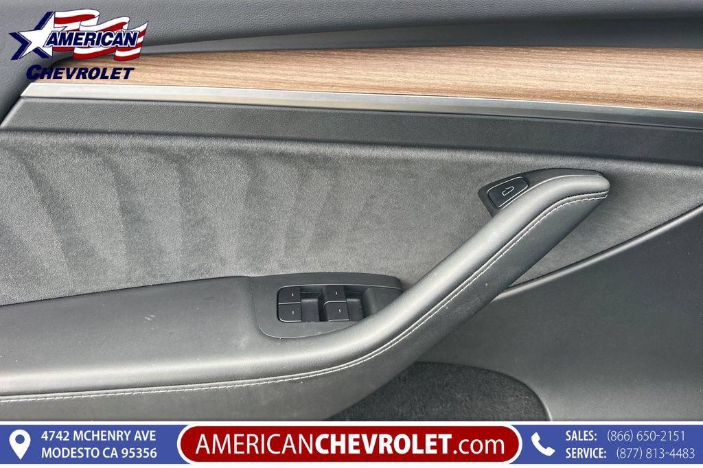Used 2025 Tesla Model Y Long Range RWD image 11