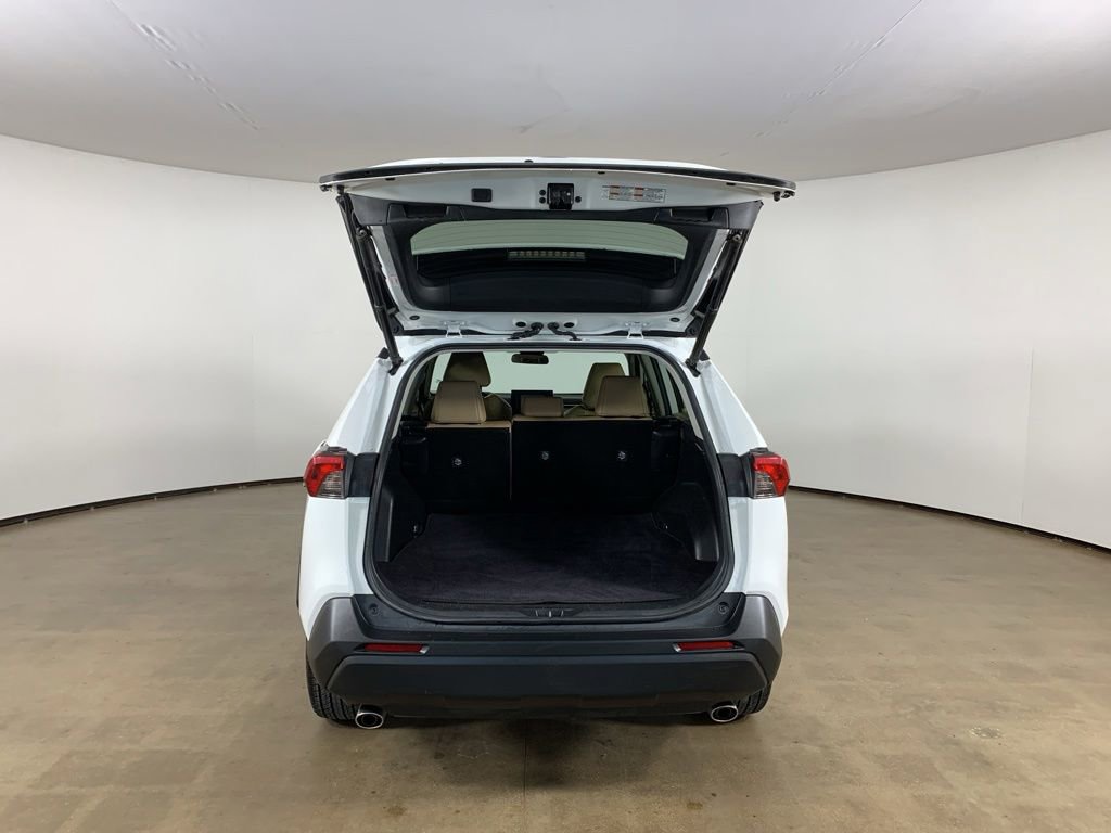Used 2020 Toyota RAV4 XLE Premium FWD image 12