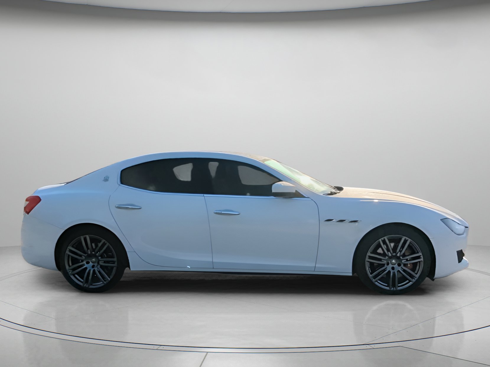 Used 2018 Maserati Ghibli S image 32