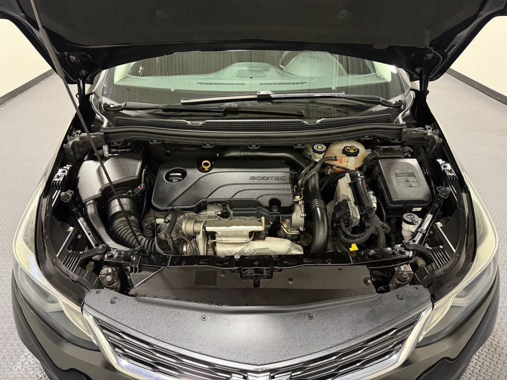 Used 2018 Chevrolet Cruze LT w/ Convenience Package FWD image 15