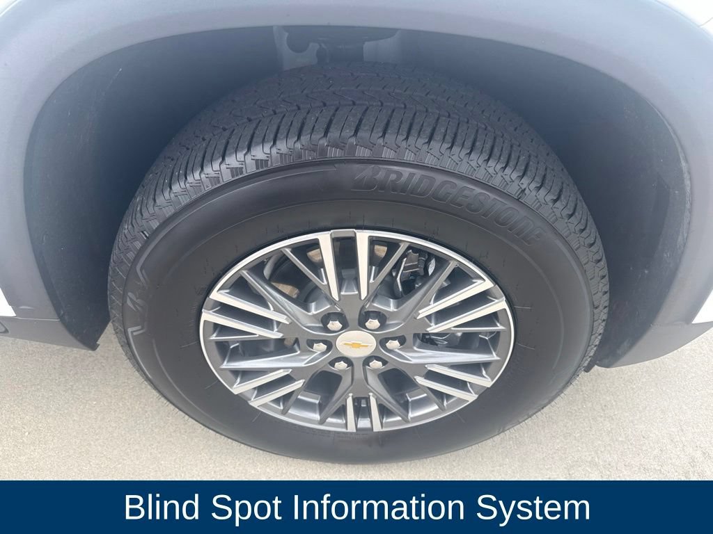 Used 2026 Chevrolet Traverse LT w/ LPO, Floor Liner Package FWD image 10