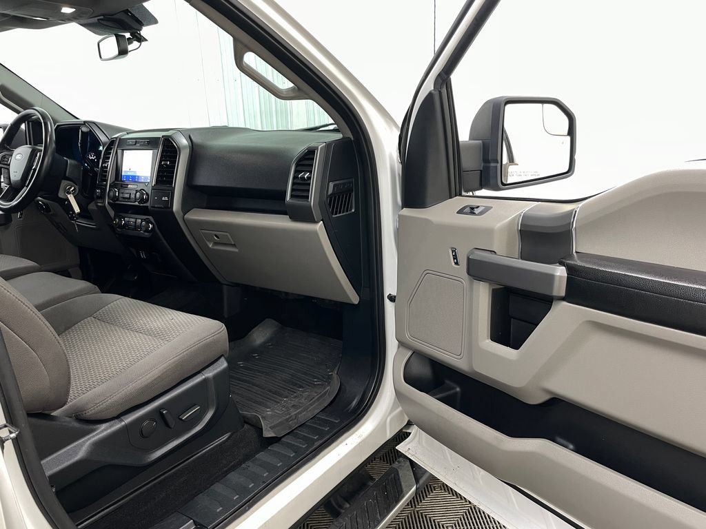 Used 2019 Ford F150 XLT w/ Equipment Group 302A Luxury AWD/4WD image 37