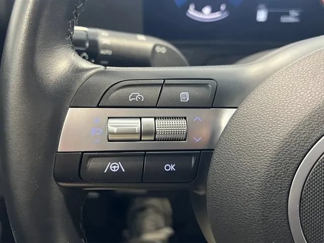 Used 2025 Hyundai Kona SEL AWD/4WD image 30