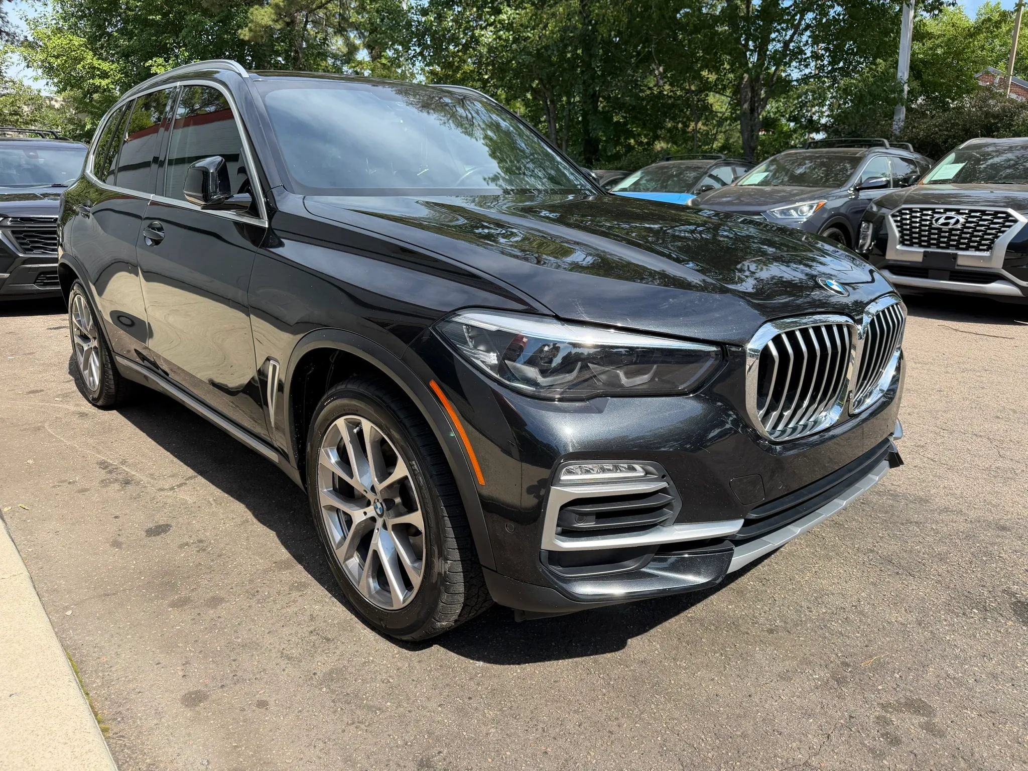 Used 2019 BMW X5 xDrive40i w/ Premium Package 2 AWD/4WD image 4