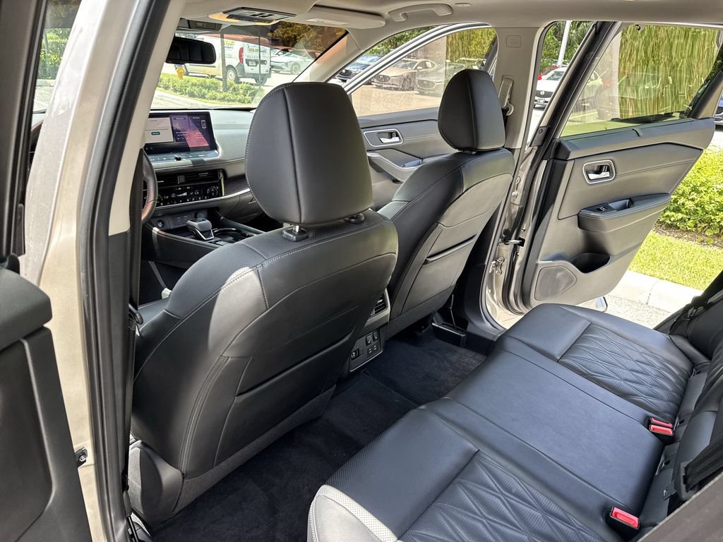 Used 2024 Nissan Rogue Platinum w/ Platinum Premium Package FWD image 34