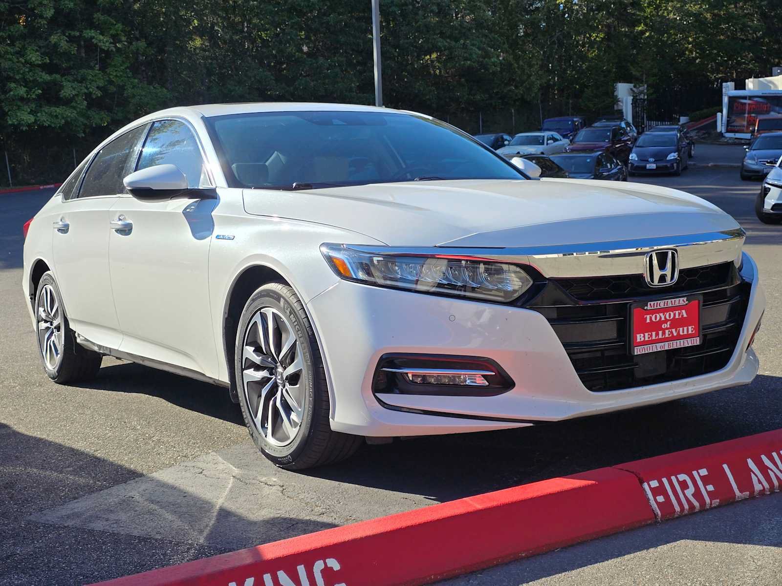 Used 2020 Honda Accord Touring image 3