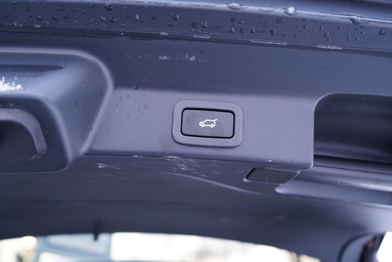 Used 2020 Jaguar F-PACE R-Sport image 72