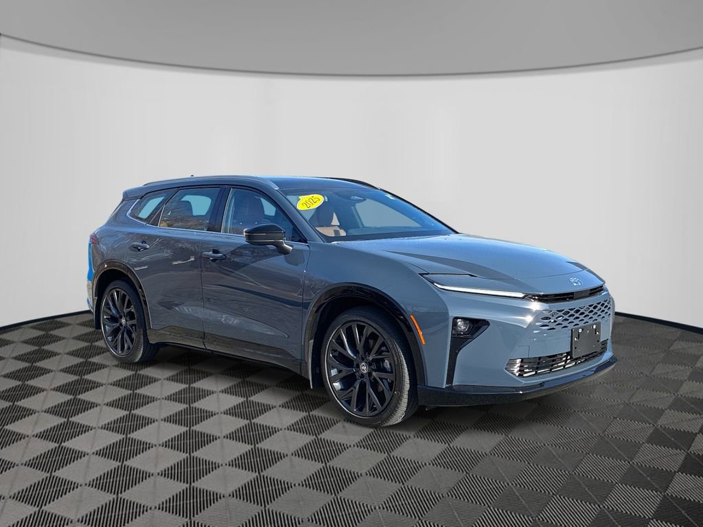 Used 2025 Toyota Crown Signia w/ Advanced Technology Package image 3