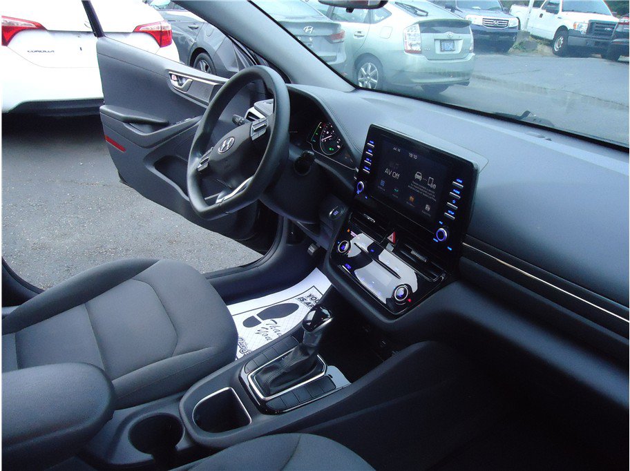Used 2020 Hyundai Ioniq Blue FWD image 18