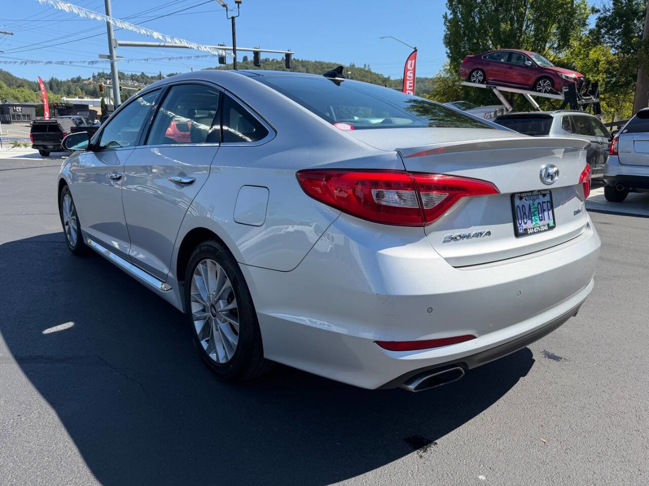 Used 2015 Hyundai Sonata Limited w/ Option Group 06 FWD image 19