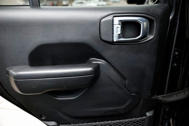 Used 2021 Jeep Gladiator Willys image 23