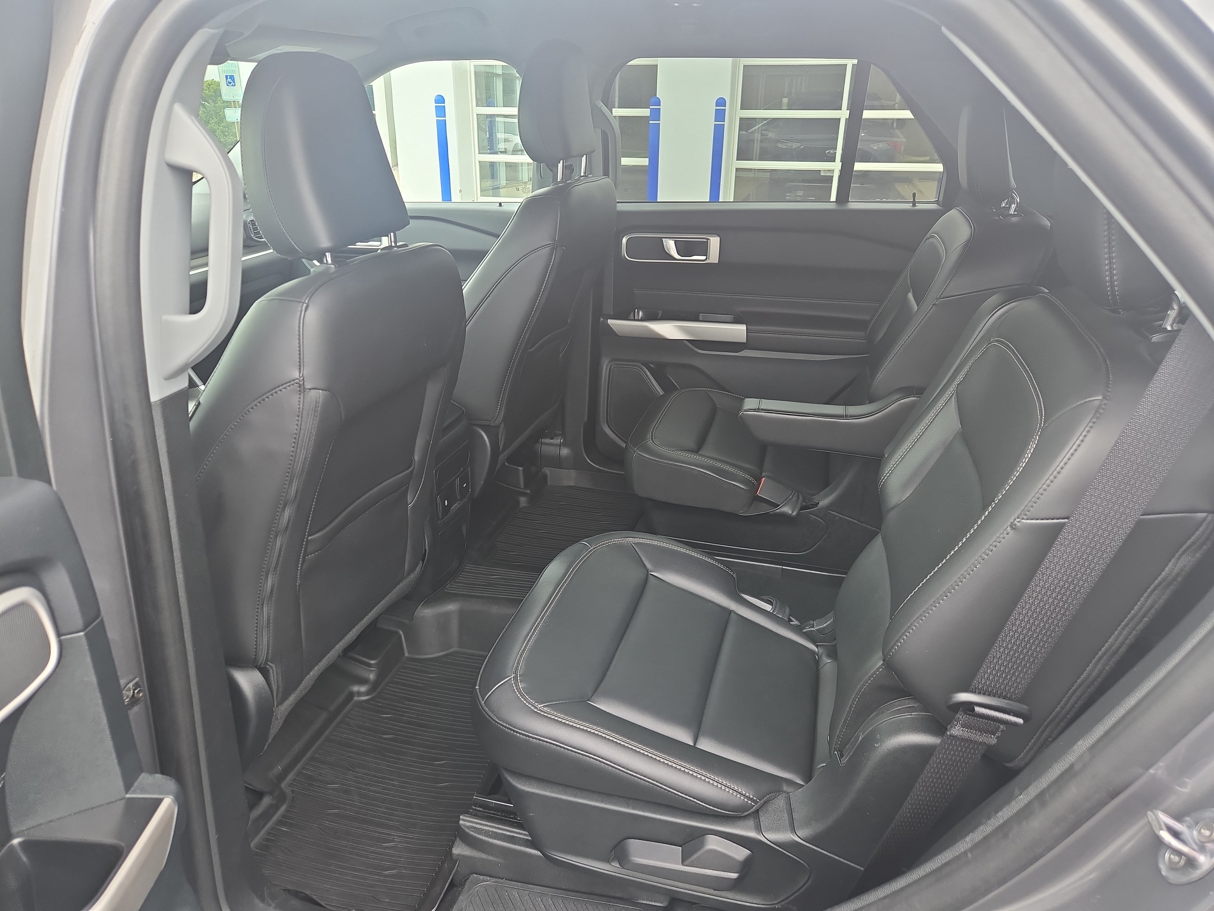 Used 2024 Ford Explorer XLT w/ Equipment Group 202A AWD/4WD image 12
