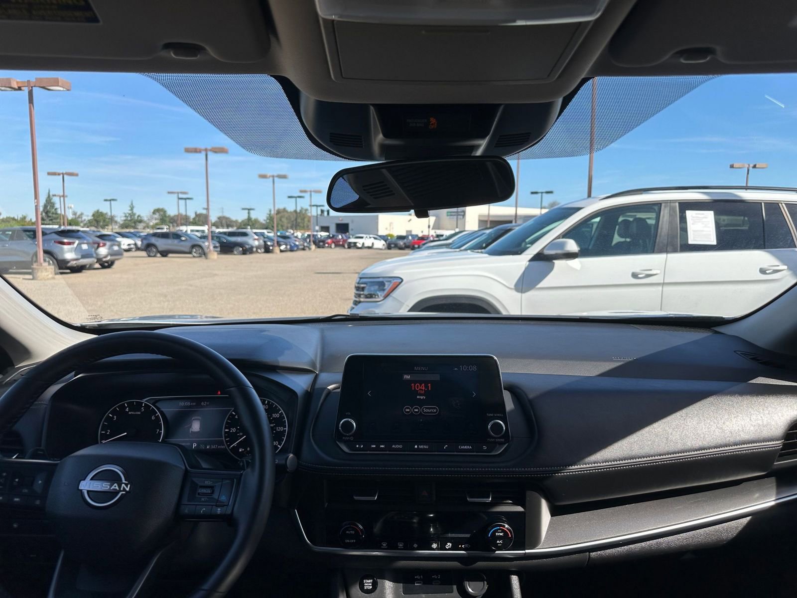 Used 2025 Nissan Rogue SV image 35