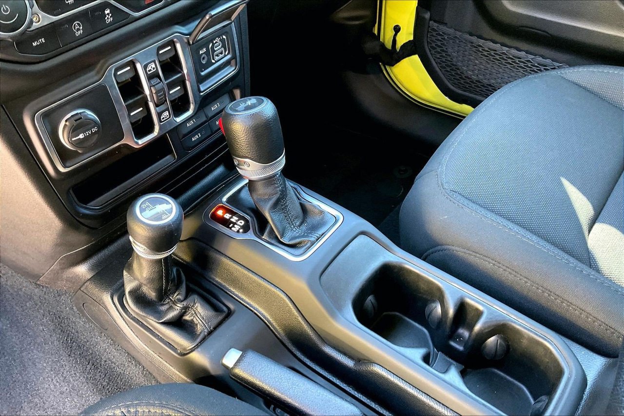 Used 2023 Jeep Wrangler Unlimited Sport AWD/4WD image 30