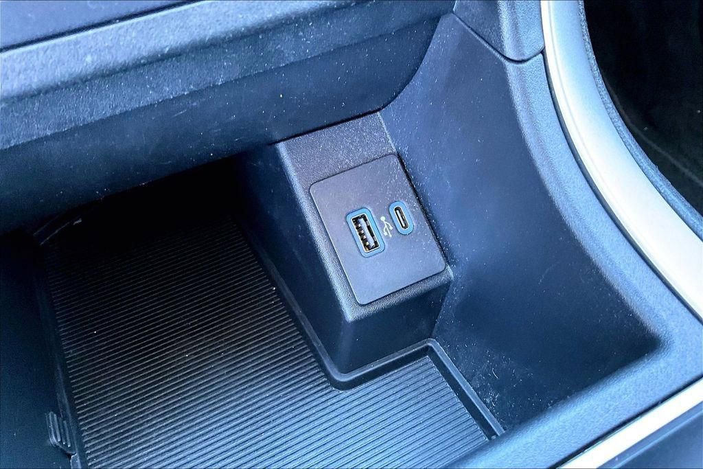 Used 2022 Ford Edge SE w/ Black Appearance Package image 32