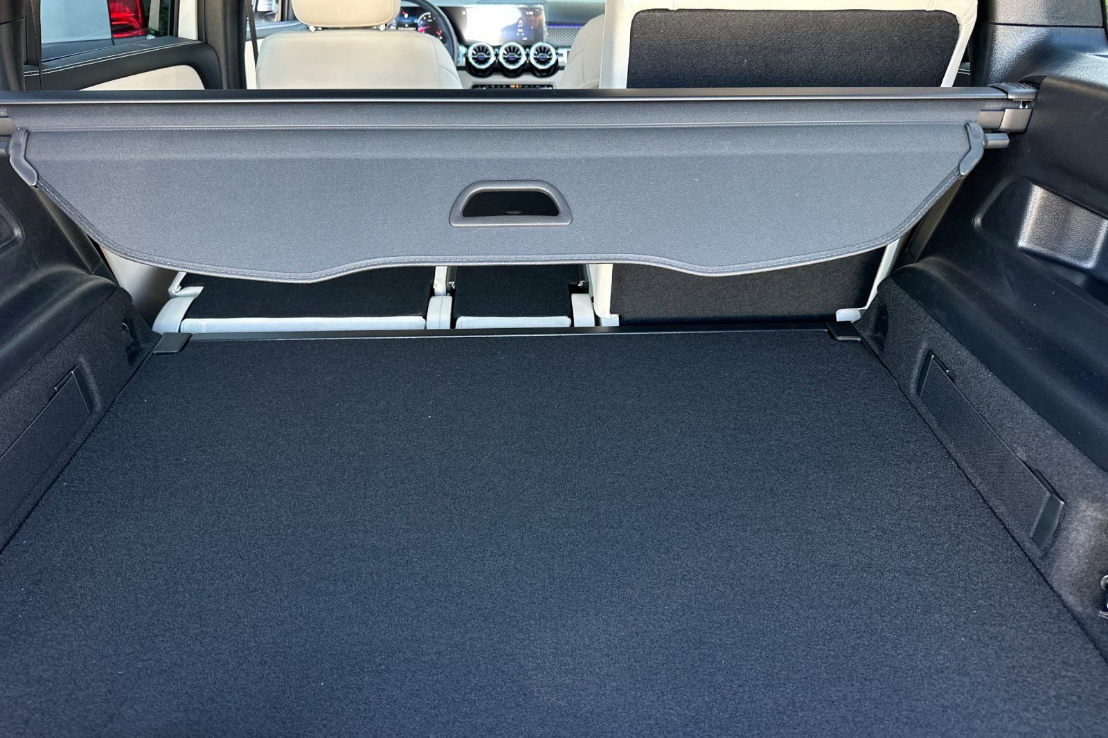 New 2025 Mercedes-Benz GLB 250 image 33