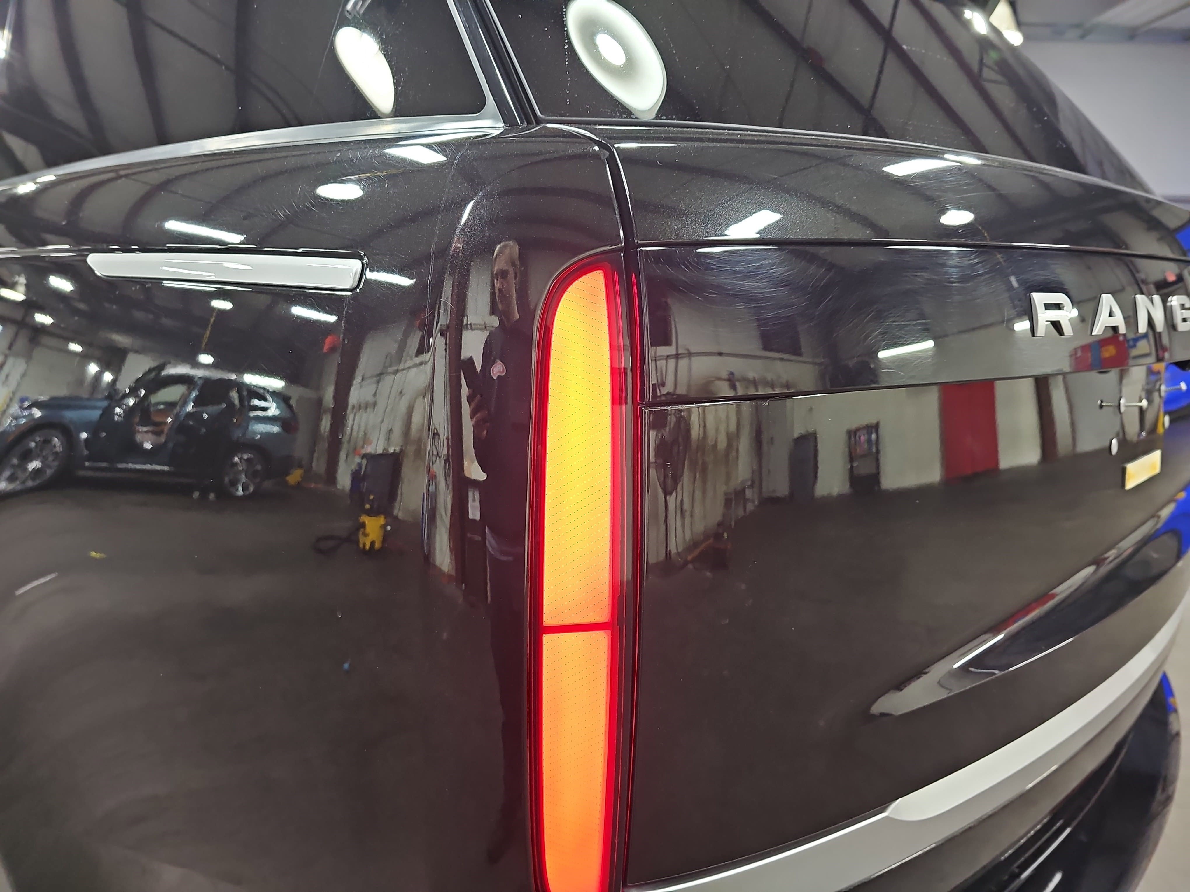 Used 2024 Land Rover Range Rover Long Wheelbase Autobiography image 37